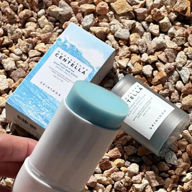 SKIN1004 Madagascar Centella Hyalu-Cica Silky-fit Sun Stick 20 gr
